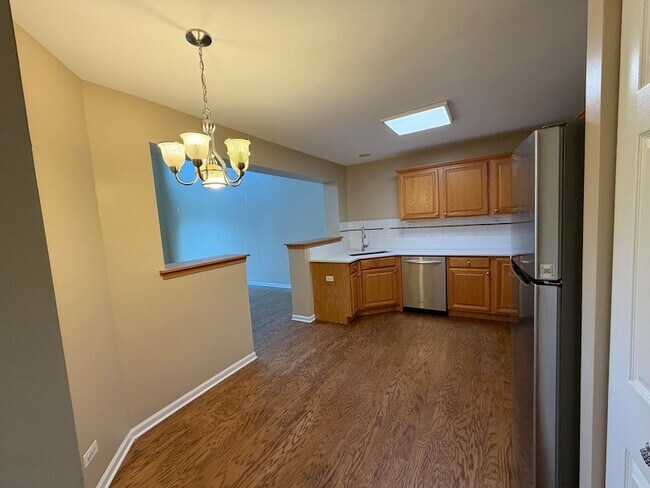 Building Photo - 3257 Cool Springs Ct