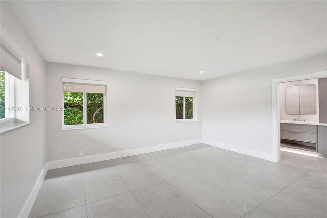 Building Photo - 4814 Arthur St