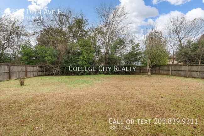 Building Photo - 1213 14th E Ave