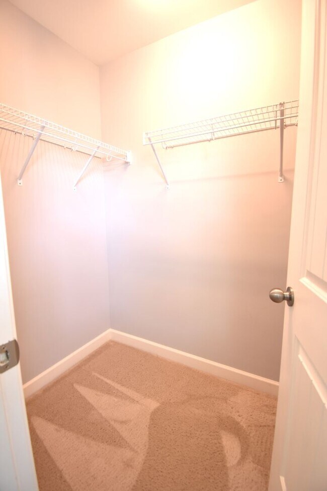 Building Photo - 54 Pittfield Run