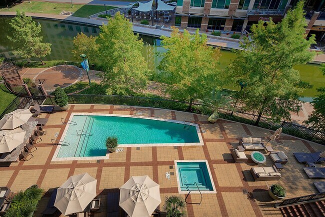 Building Photo - 1 Waterway Ct