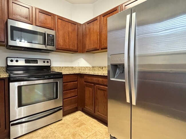 Building Photo - Beautiful Draper Townhome at Bella Monte!