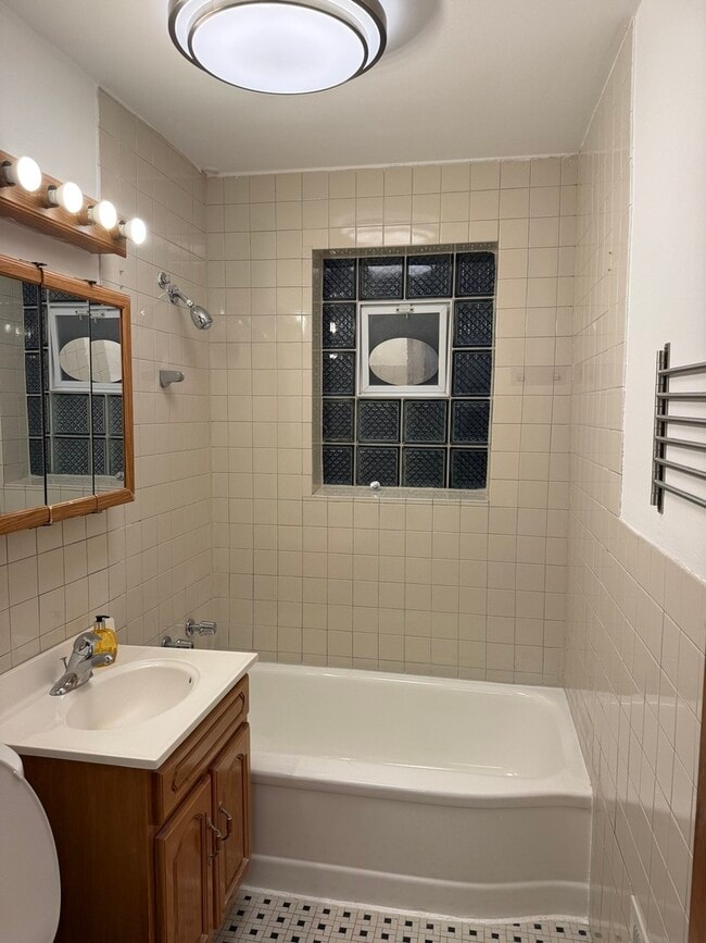 Building Photo - 8115 Kilpatrick Ave