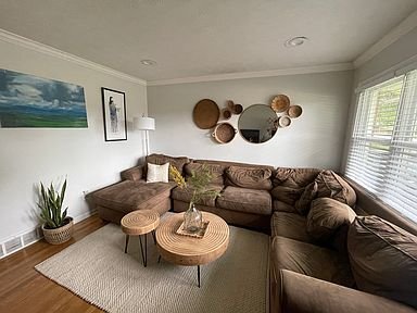 Building Photo - 3564 Camelot Dr