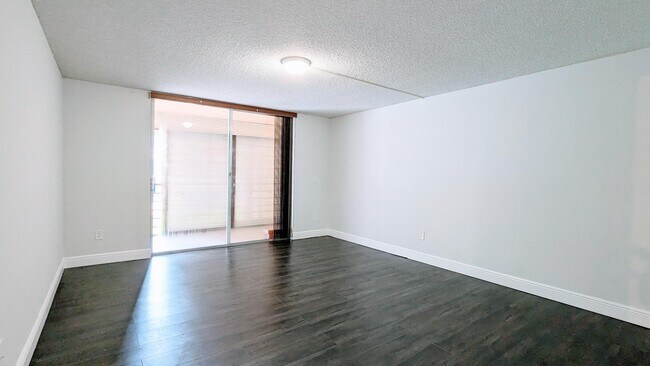 Building Photo - 3253 Foxcroft Rd