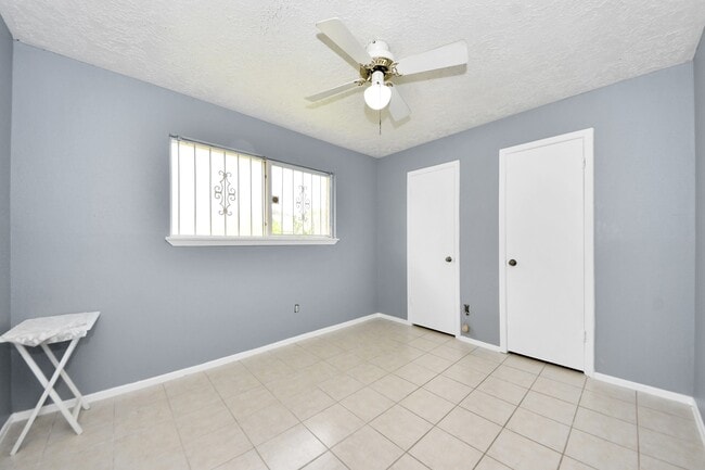Building Photo - 2638 S Camden Pkwy