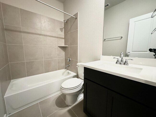 Building Photo - 12164 Ridge Top Dr