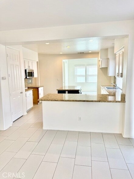 Building Photo - 1562 Cheshire Dr
