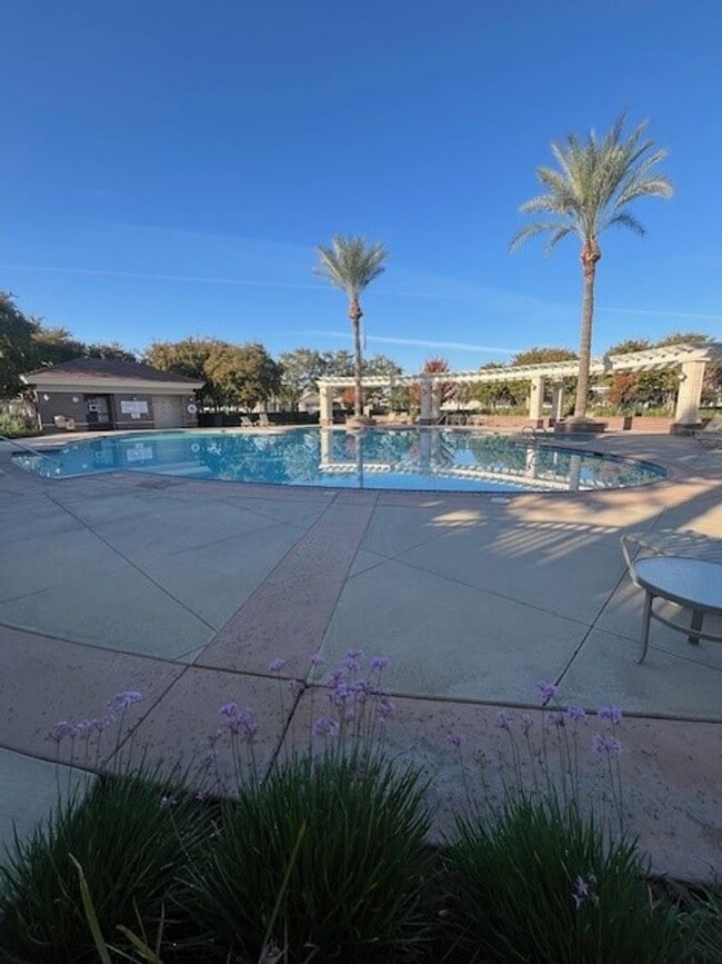 Building Photo - 121 Market Hill Way