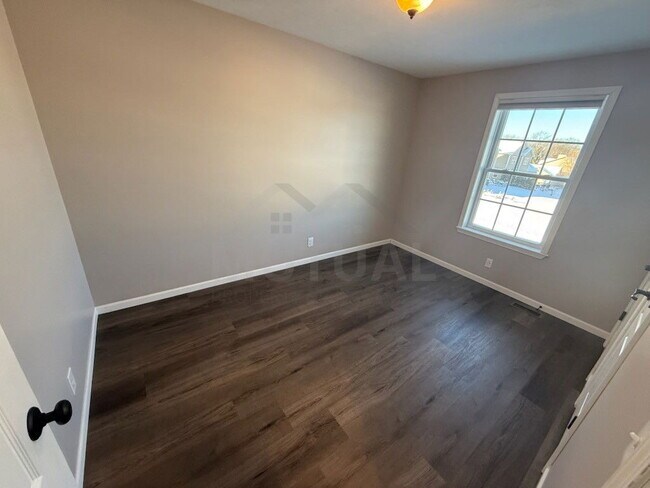 Building Photo - 1113 Tartan Ln