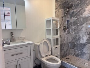 Building Photo - Studio in Liliha - Down the road from Lili...
