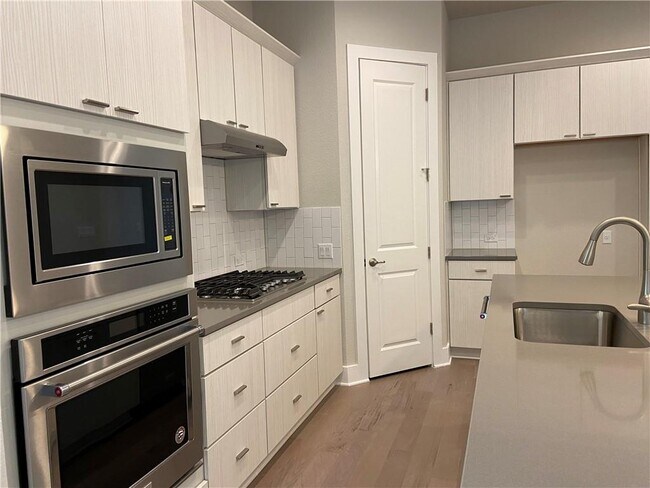 Building Photo - 1615 Woodwind Ln