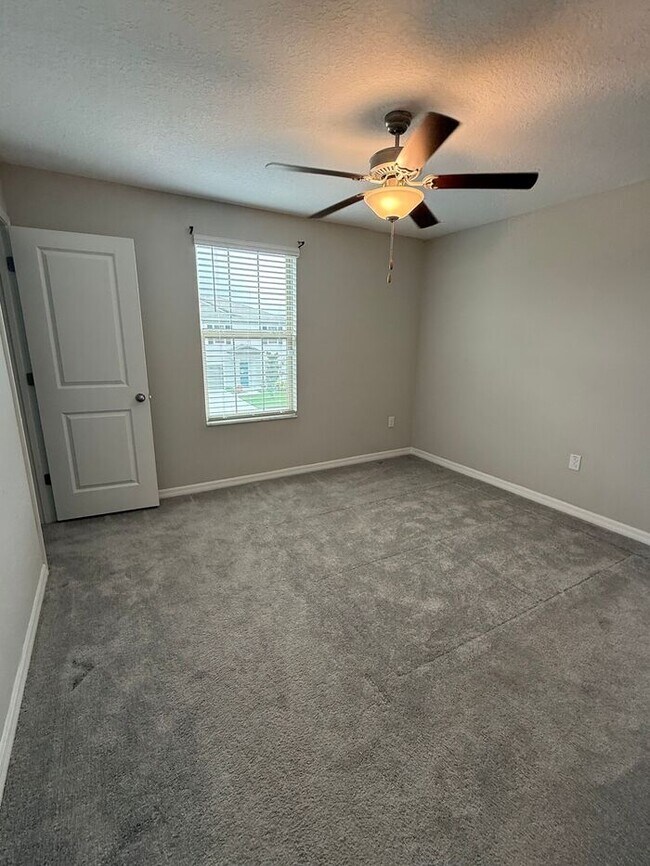 Building Photo - 5-Bedroom Home in Triple Creek