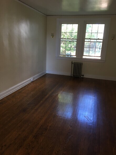 Building Photo - 4135 Roland Ave
