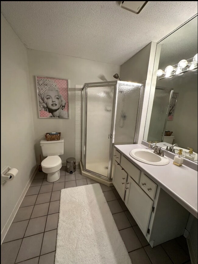 Building Photo - 7614 York Ave S