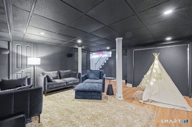 Building Photo - 82 Miller Ave