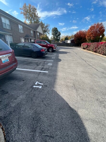 Building Photo - 6121 Upper Hunters Trace