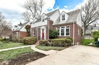Building Photo - 2705 Russell Rd