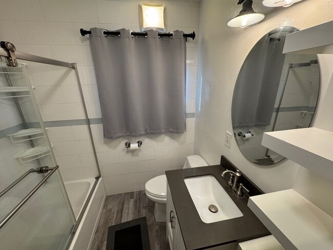 Building Photo - **COMING SOON**  CHARMING LAKEWOOD HOME!