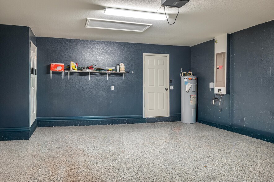 Building Photo - 501 Interlock St