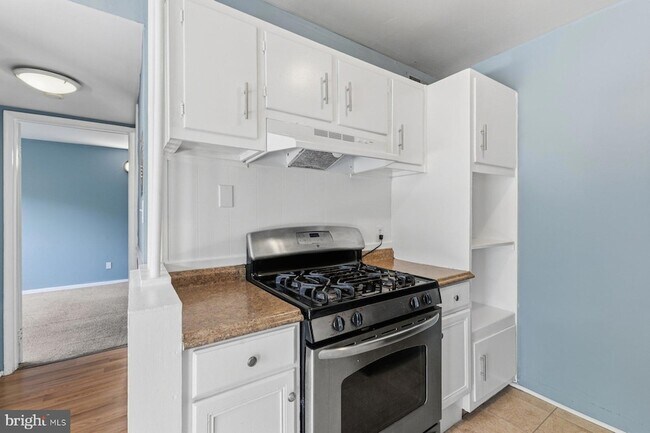 Building Photo - 4903 Americana Dr