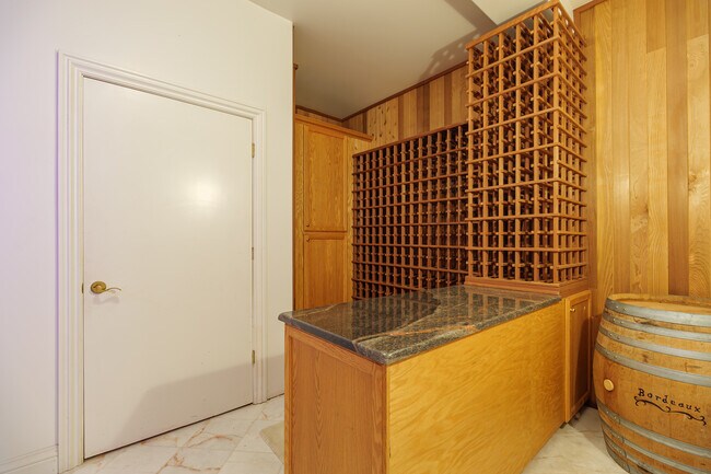 Building Photo - 17 Heron Dr