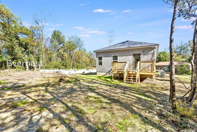 Building Photo - 1617 Roanoke Ave