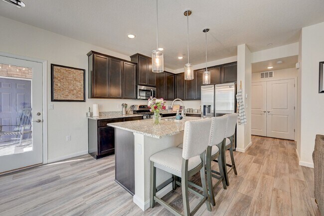 Building Photo - $2,199- 2 Bed, 2 Bath Ground Floor Condo with AC, and In Unit Laundry!