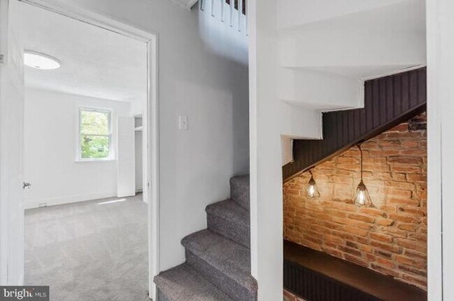 Building Photo - Enchanting Fells Point SFH 2bd/1.5ba w/ CAC, Modern Features, W/D and more! Available now