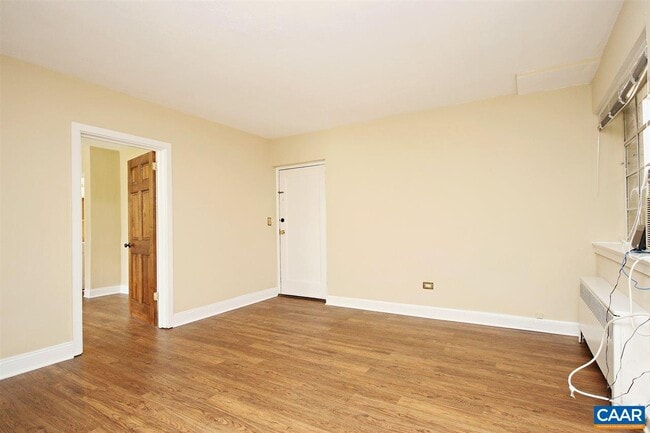 Building Photo - 32 University Cir