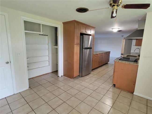 Building Photo - 612 Porpoise Rd