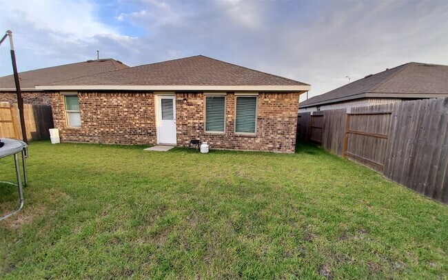 Building Photo - 27022 Breakaway Ln