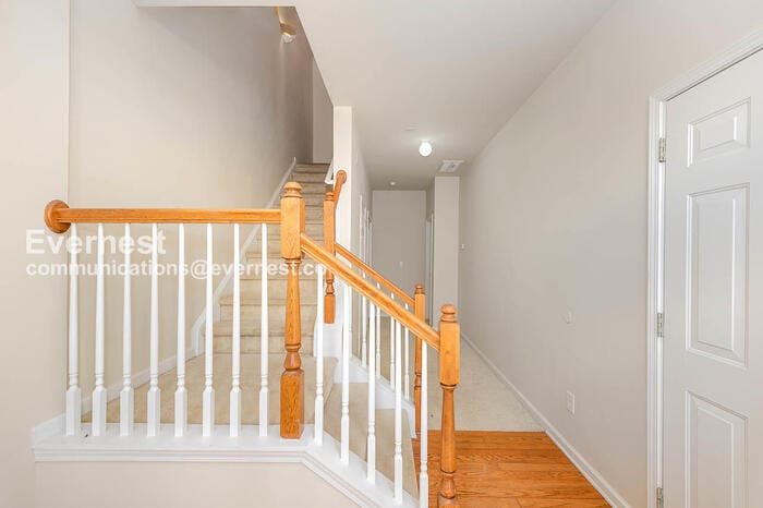 Building Photo - 322 Linden Park Ln