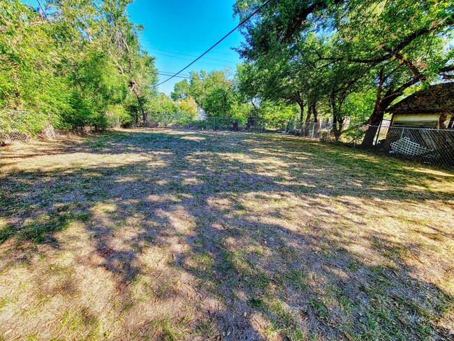 Building Photo - Remodeled Home in NW OKC