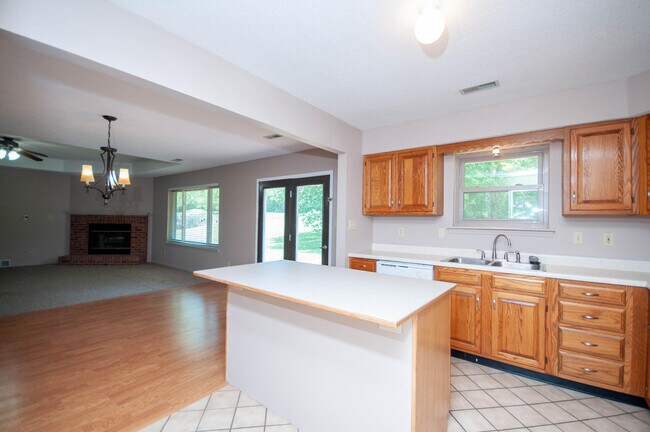 Building Photo - 5561 Waterfront Dr N