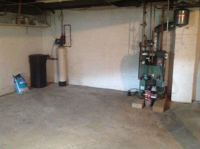 Building Photo - 121 W Colebrook St