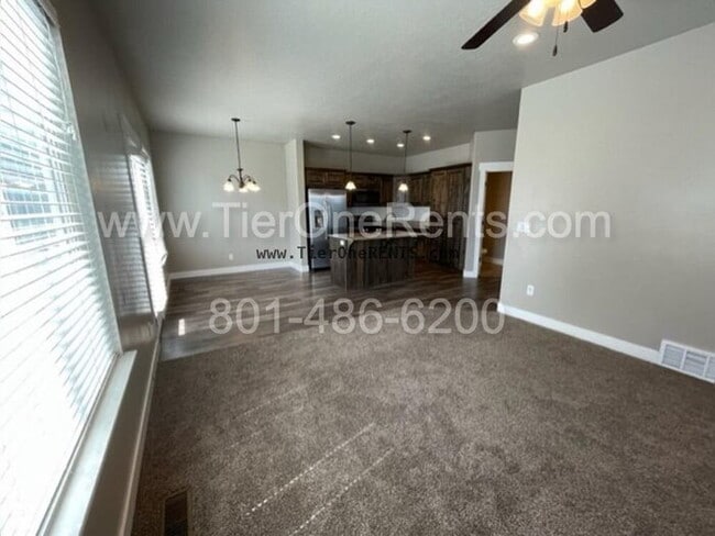 Building Photo - No deposit option for qualified renters