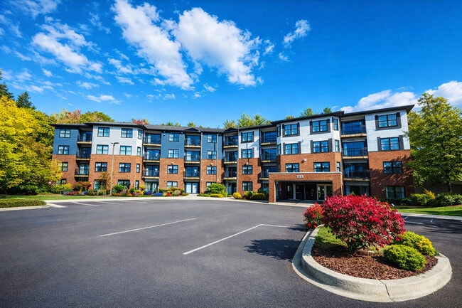 Building Photo - Brook Hill