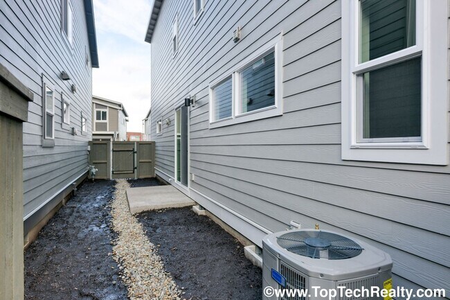 Building Photo - Gorgeous Modern New Construction 3BD · 2.5...