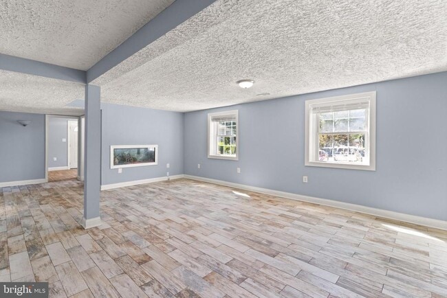 Building Photo - 13730 Marilyn Ct
