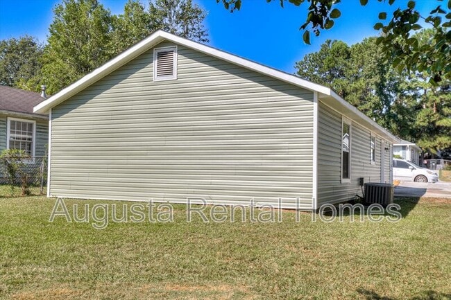 Building Photo - 3405 Princess Ct