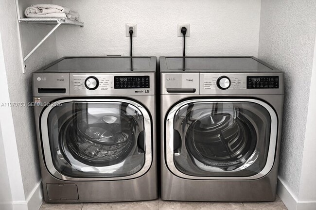 Building Photo - 6416 SW 15th St