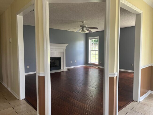 Building Photo - 4010 Nantucket Cir