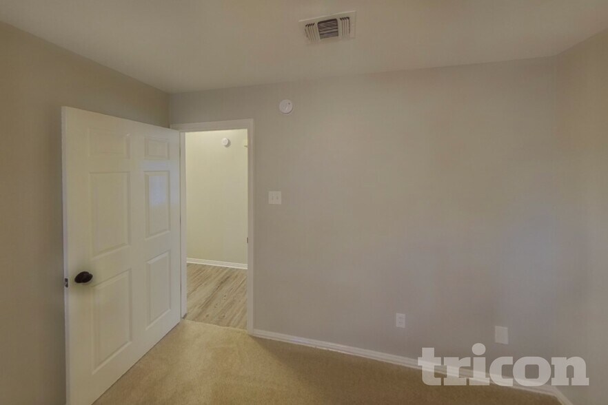 Building Photo - 1012 Brookhaven Dr