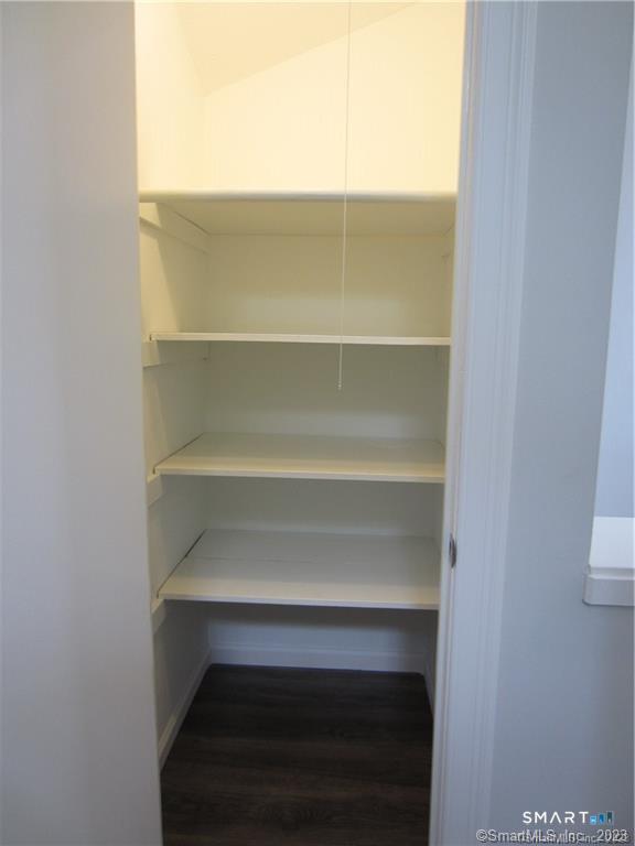 Building Photo - 8 Staunton Ct