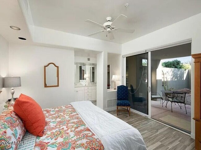Building Photo - 9898 E Graythorn Dr