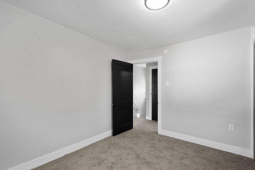 Building Photo - 1121 Margray St