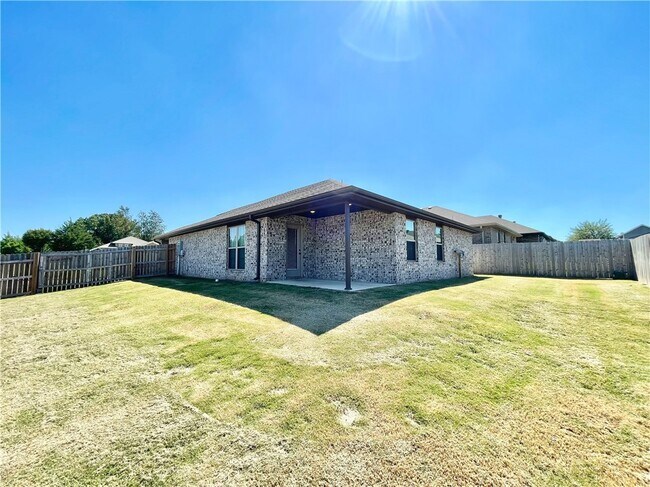 Building Photo - 1702 S K Pl