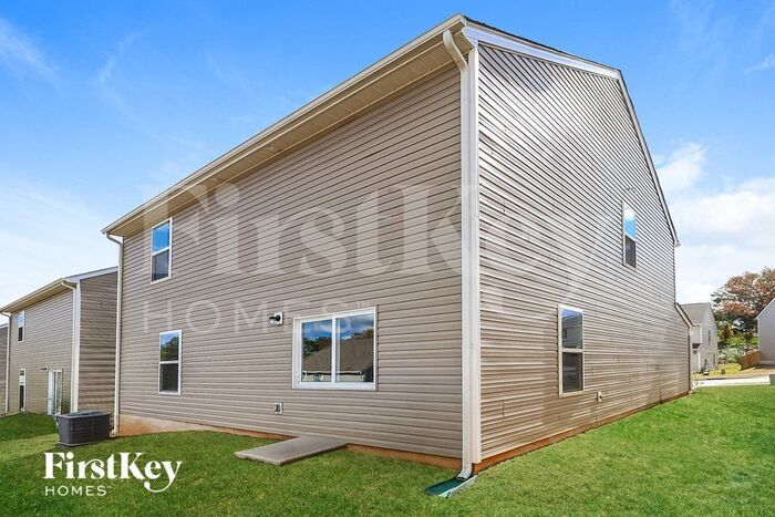 Building Photo - 712 Hawley St