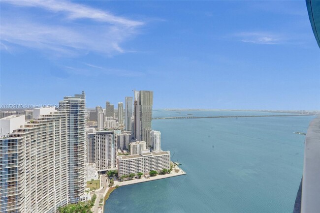 Building Photo - 1900 N Bayshore Dr